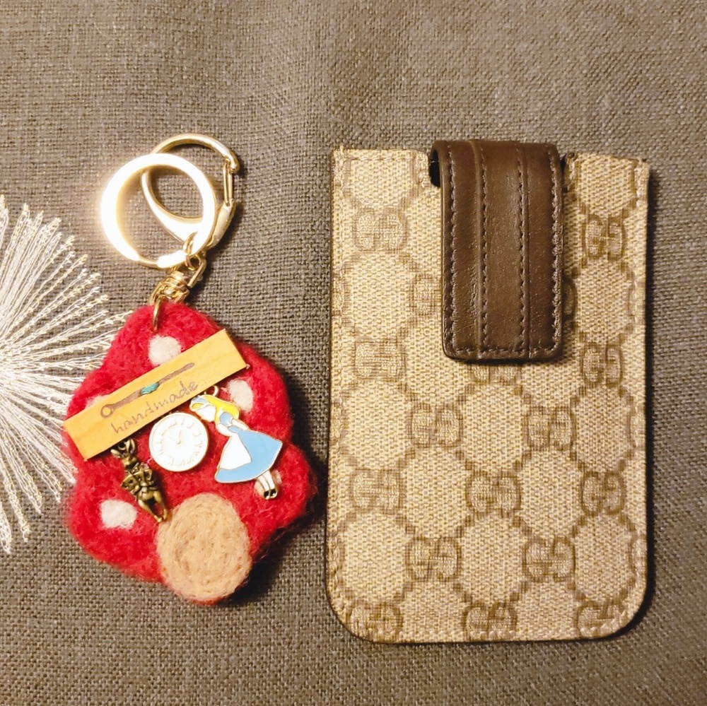 Gucci card case good for business or credit cards